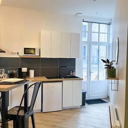 Charmante Maisonnette Dans Quartier Historique Angevin Apartment Angers